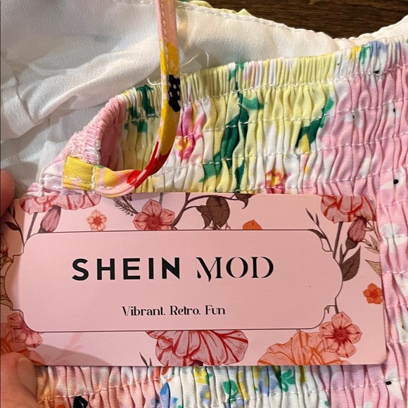 Beautiful New 2 piece Spring outfit! - Picture 7 of 9